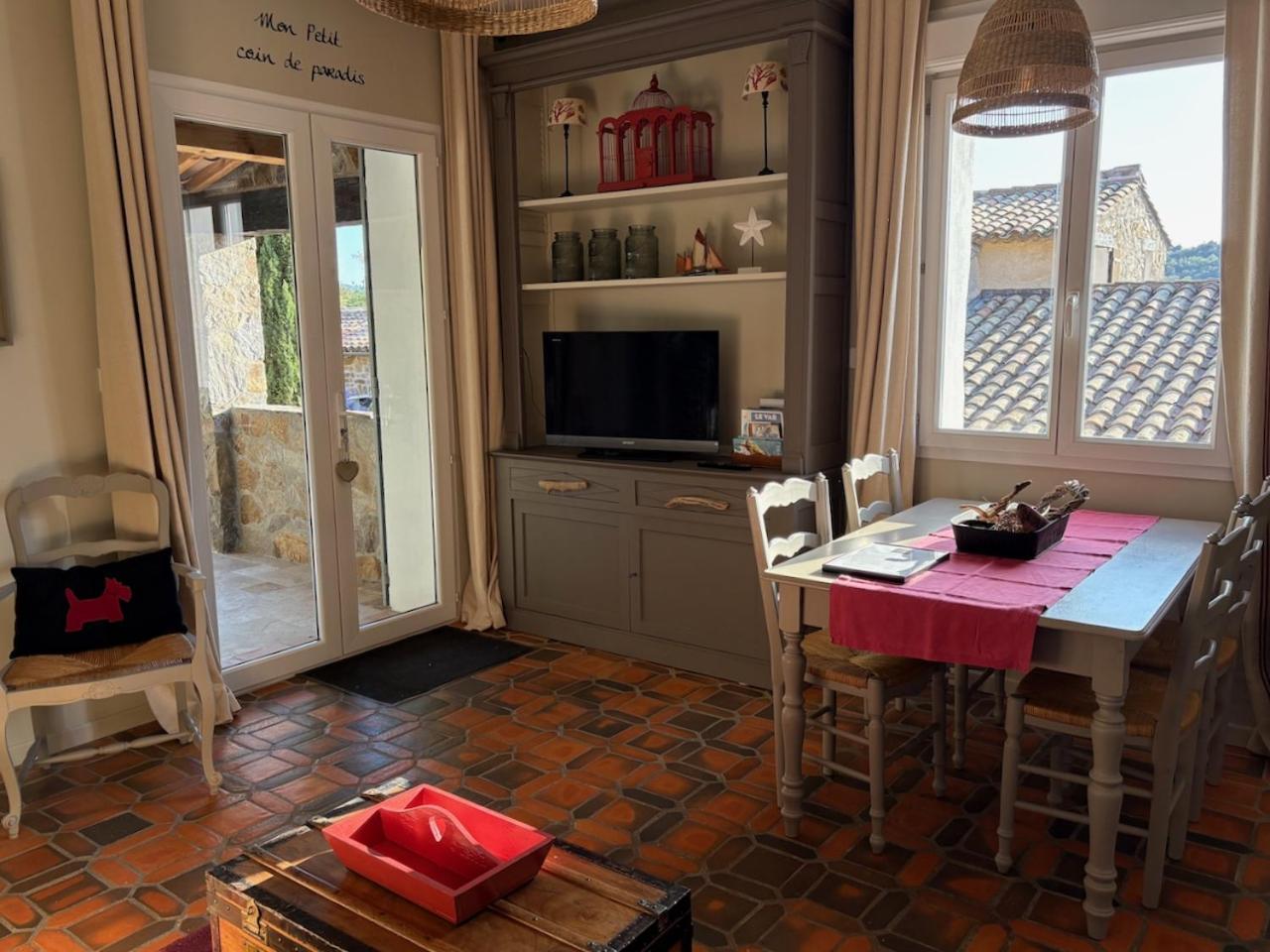 グリモー Les Aurochs Bed & Breakfast エクステリア 写真